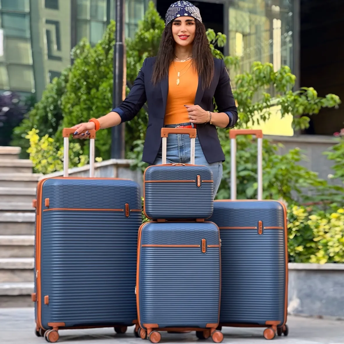 خرید عمده ست چمدان نشکن تیتان پلورا مدل TITANPLORA - TP6600SERIES Universal Travelle سری 4 عددی (کیف آرایشی هدیه)