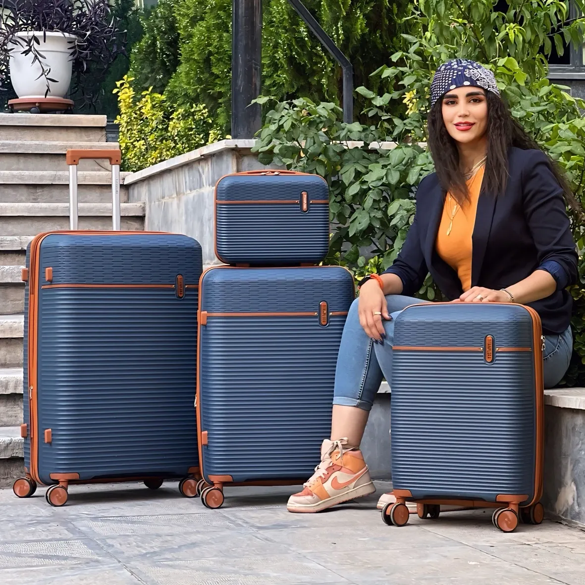 فروش عمده ست چمدان نشکن تیتان پلورا مدل TITANPLORA - TP6600SERIES Universal Travelle سری 4 عددی (کیف آرایشی هدیه)