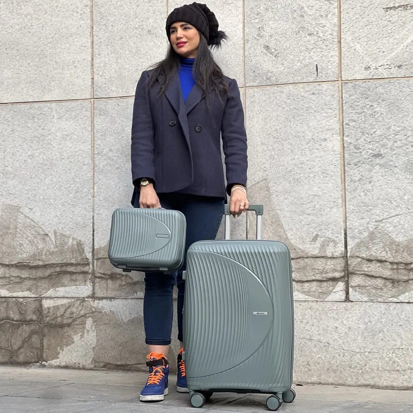 چمدان نشکن مندوزا مدل MENDOZA - MDZ608 SERIES سری چهار عددی (به همراه چمدان آرایشی هدیه)